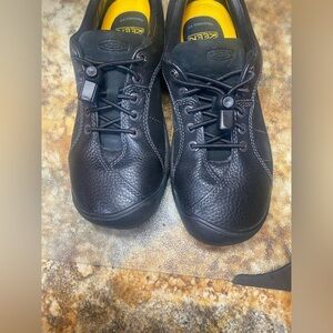 KEEN Women Presidio Black Sz 9